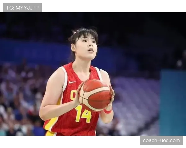 李月汝居然把家里厨房弄成训练场，普通人想象不到的自律啊！